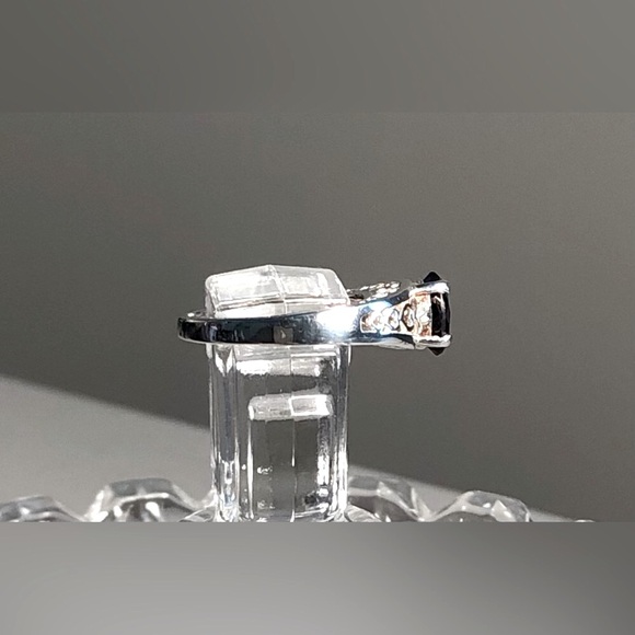 ❤️HP❤️Sterling Silver Blue Sapphire and White CZ’s Ring - Picture 2 of 10